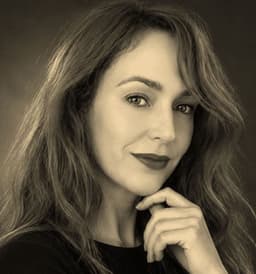 Andrea Ortiz Parera | SEO, AEO, comunicación, marketing y RRPP