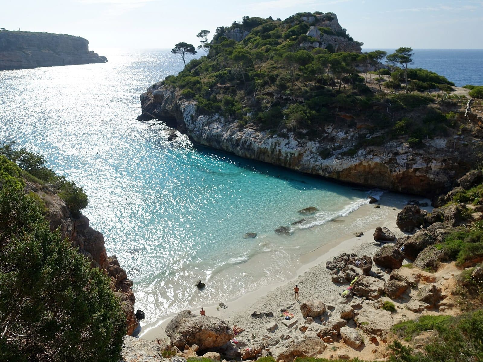 Playa de Caló des Moro – cala compacta en Cala Llombards