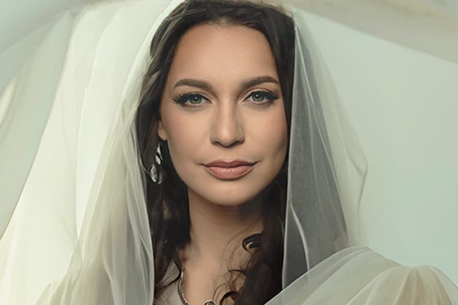 LA NOVIA