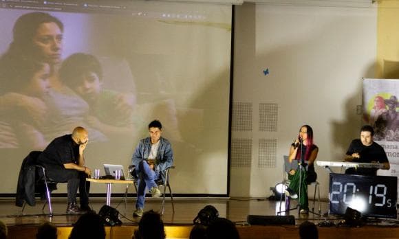 Theatre: The Ring of Writing, by Derreojo Teatro