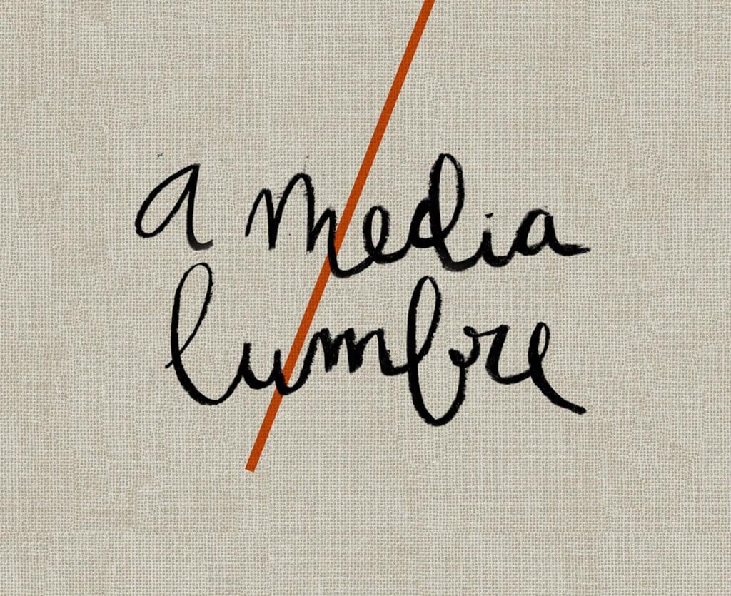 A media lumbre