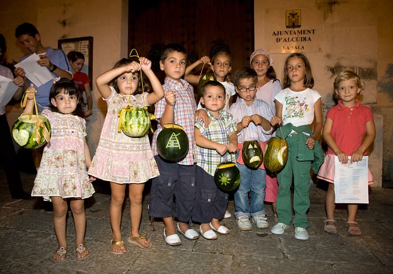 Dia de Sant Bartomeu, la cercavila de “Ses Llanternes”