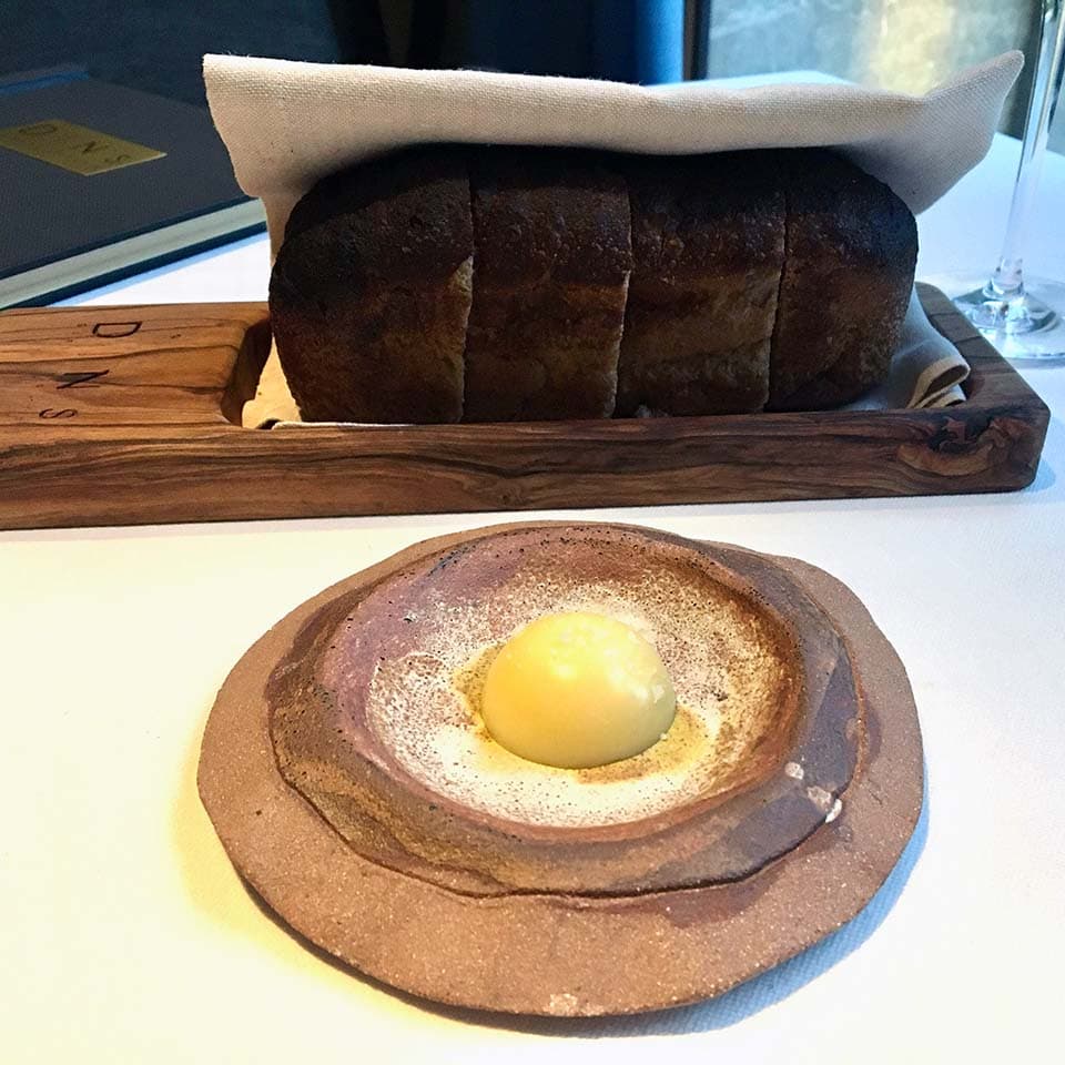 une assiette de nourriture