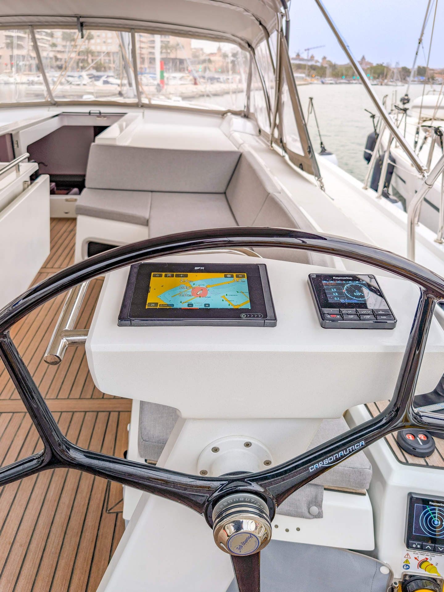 Aquaris – lloguer de Oceanis 51.1 a Mallorca
