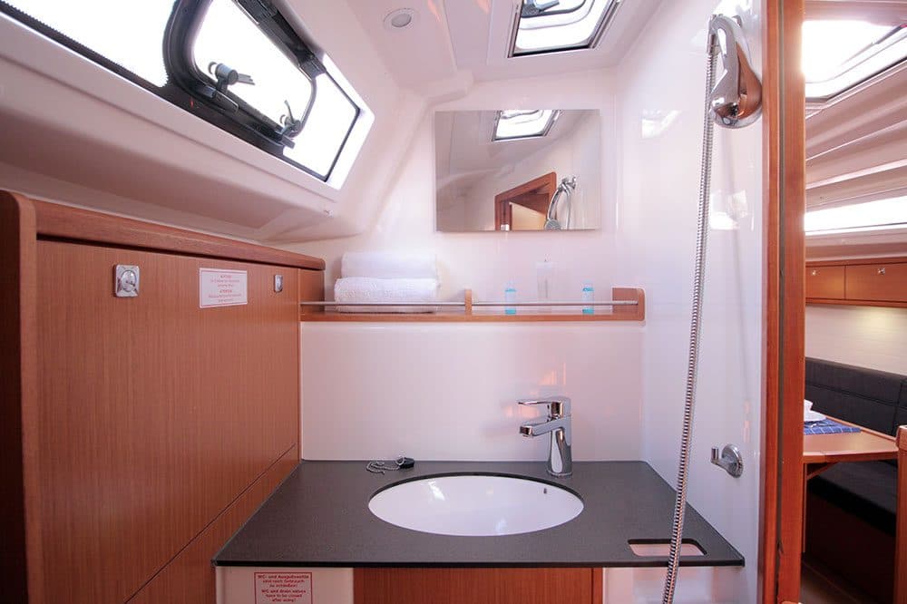 Black Pearl – lloguer de Bavaria Cruiser 37 a Mallorca
