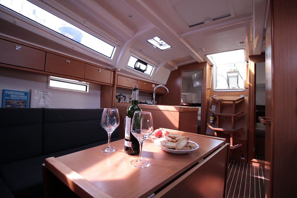 Chilly Lilly – lloguer de Bavaria Cruiser 37 a Mallorca