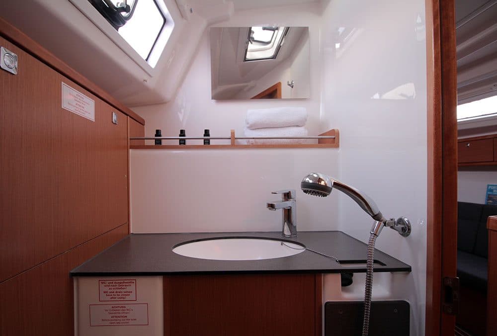 Chilly Lilly – lloguer de Bavaria Cruiser 37 a Mallorca