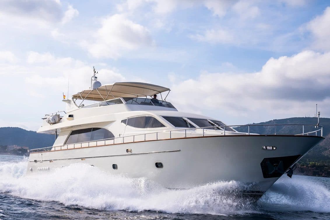 Georg I – lloguer de Falcon 86 a Mallorca