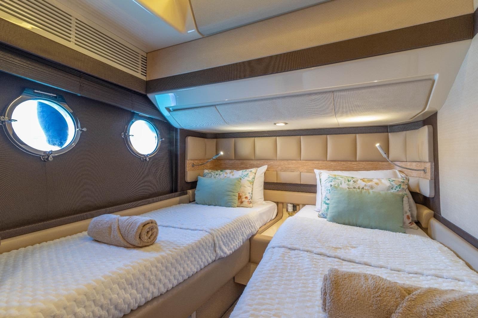 Not Dead Yet – lloguer de Azimut 64 a Mallorca