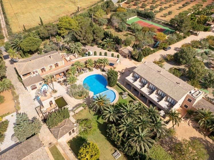 CAMPOS: AGROTURISME EXCLUSIU AMB TENNIS I MINIGOLF 2