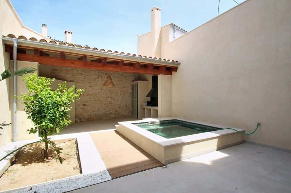 CAPDEPERA: FULLY RENOVATED END-TERRACE HOUSE IN MALLORCAN STYLE 2