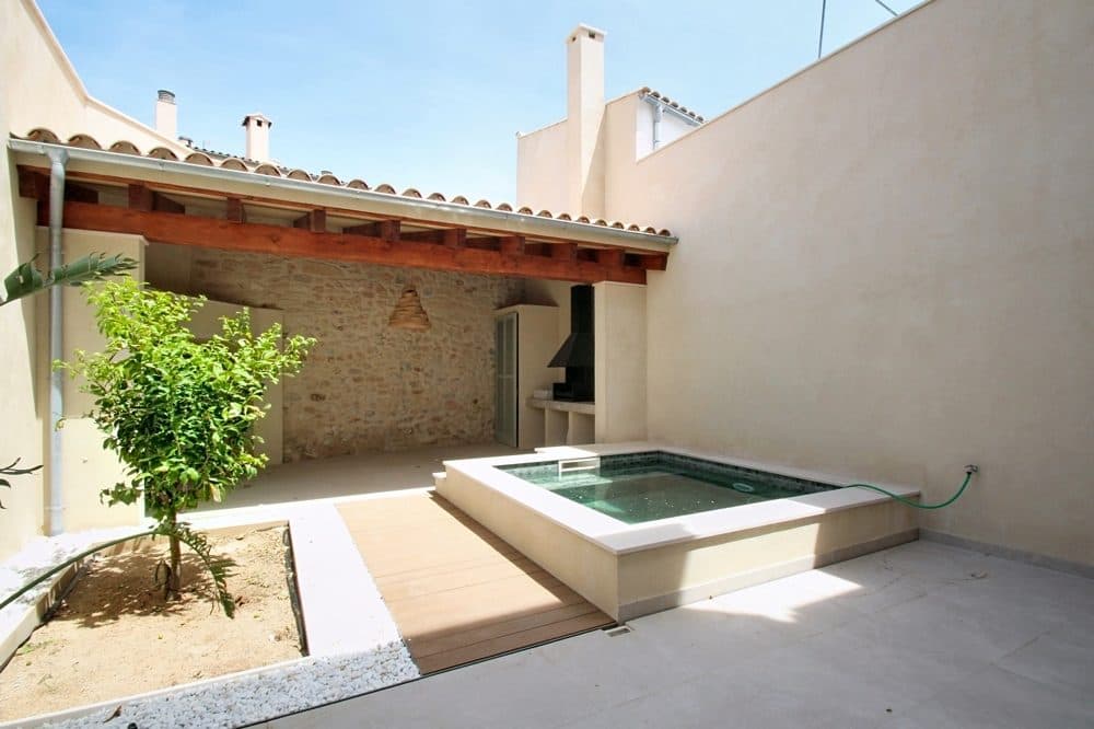CAPDEPERA: FULLY RENOVATED END-TERRACE HOUSE IN MALLORCAN STYLE 2