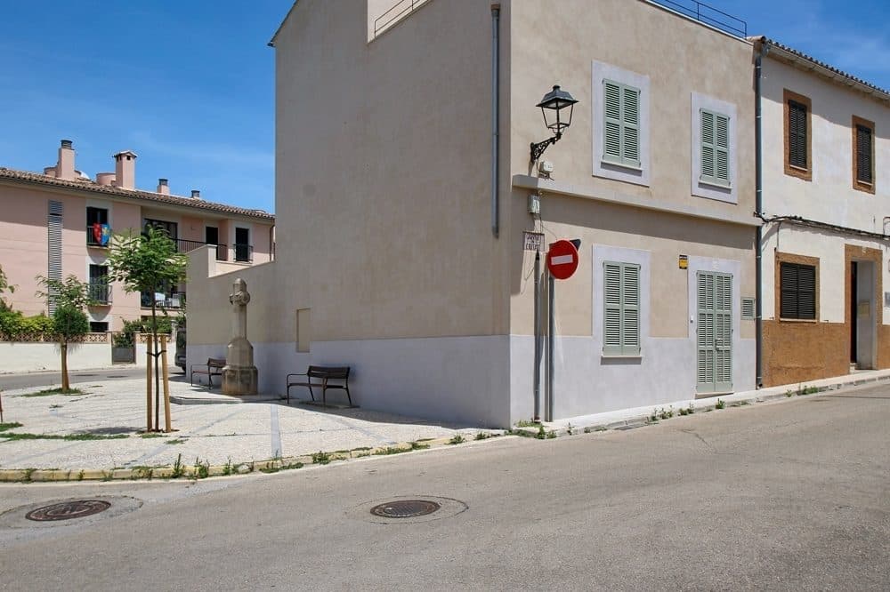 CAPDEPERA: FULLY RENOVATED END-TERRACE HOUSE IN MALLORCAN STYLE 9