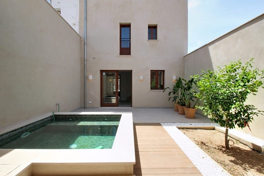 CAPDEPERA: FULLY RENOVATED END-TERRACE HOUSE IN MALLORCAN STYLE