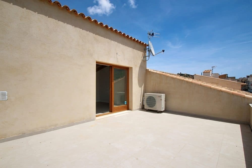 CAPDEPERA: FULLY RENOVATED END-TERRACE HOUSE IN MALLORCAN STYLE 30