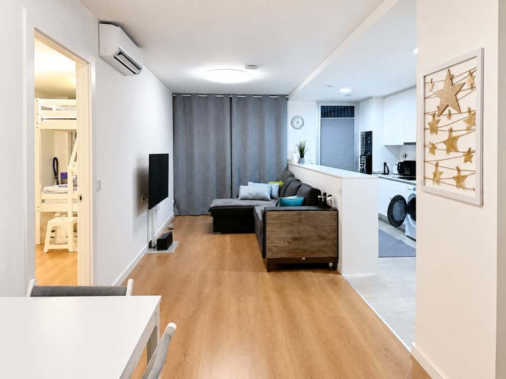 PALMA: MODERN GROUND-FLOOR APARTMENT IN NOU LLEVANT 8