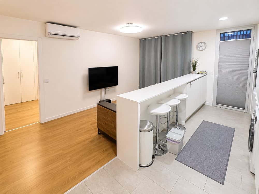 PALMA: MODERN GROUND-FLOOR APARTMENT IN NOU LLEVANT 7