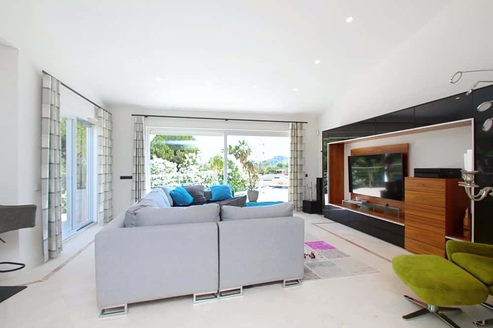 SANTA PONÇA: MODERN VILLA WITH SEA VIEWS 19