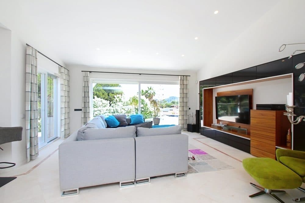 SANTA PONÇA: MODERN VILLA WITH SEA VIEWS 19