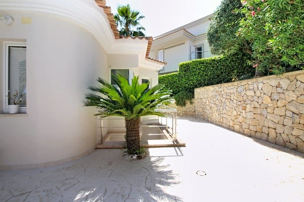 SANTA PONÇA: MODERN VILLA WITH SEA VIEWS 11