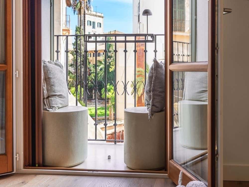 PALMA: HIGH-END DESIGN APARTMENT WITH TERRACE IN THE HEART OF PALMA