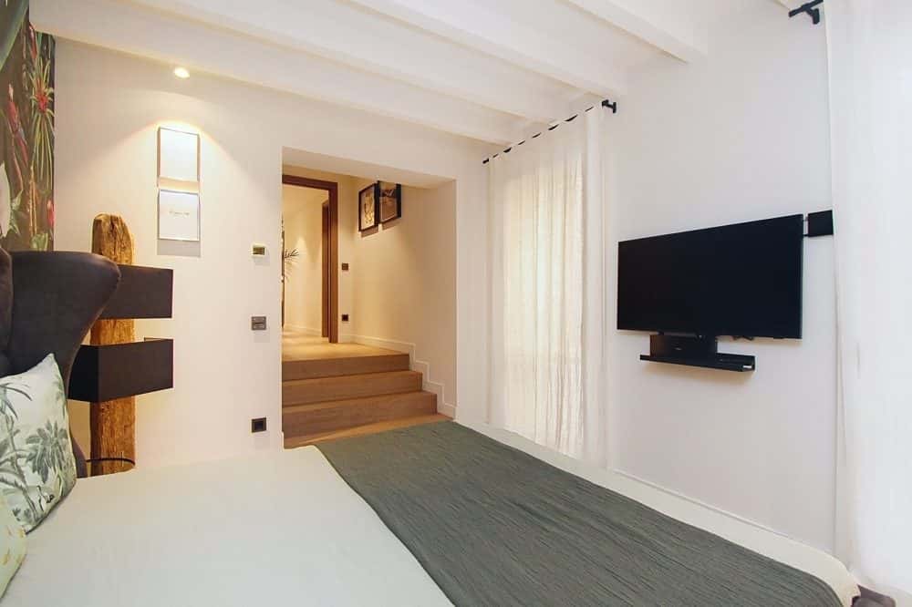 PALMA: HIGH-END DESIGN APARTMENT WITH TERRACE IN THE HEART OF PALMA 20