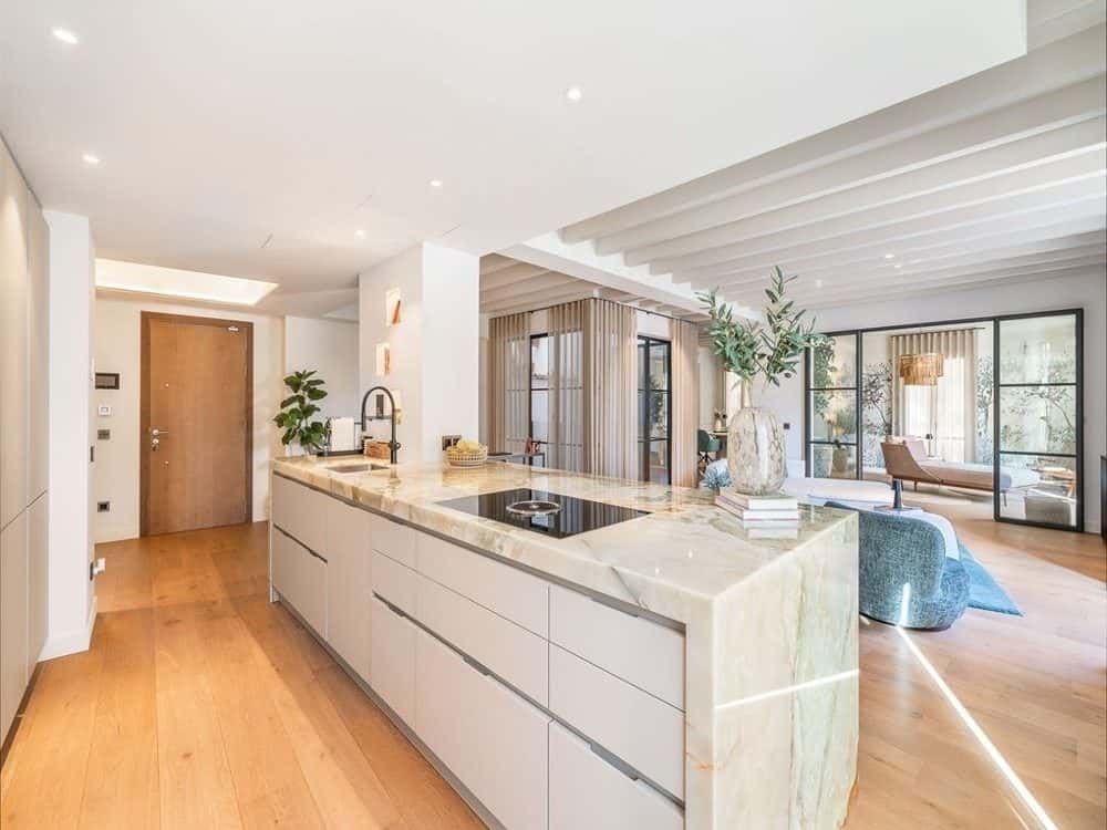 PALMA: HIGH-END DESIGN APARTMENT WITH TERRACE IN THE HEART OF PALMA 4