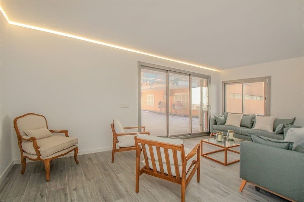 ARENAL: RENOVIERTE ERSTE-REIHE-WOHNUNG MIT MEERBLICK 6