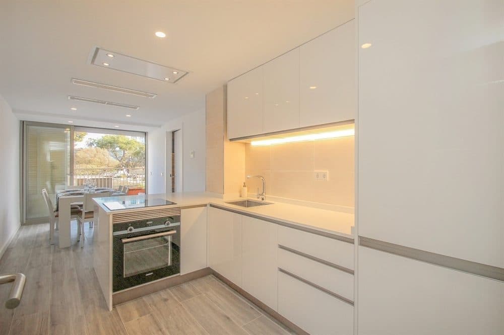 ARENAL: RENOVIERTE ERSTE-REIHE-WOHNUNG MIT MEERBLICK 4