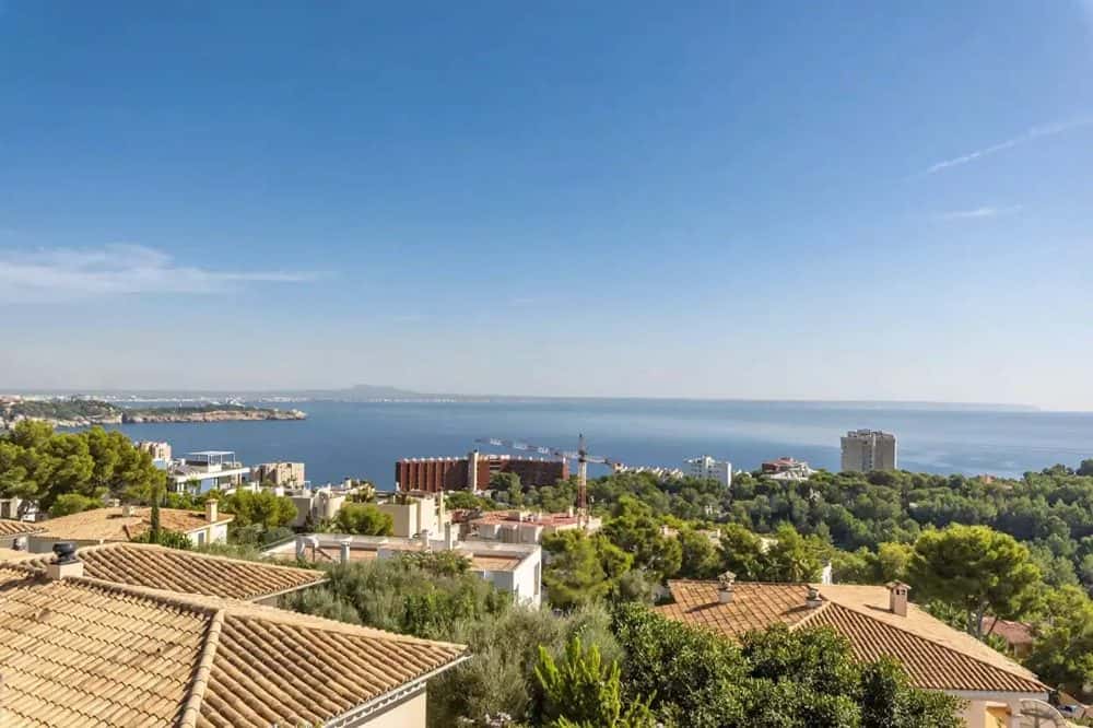 CAS CATALÀ NOU: DETACHED VILLA WITH POOL AND MODERNISATION POTENTIAL 19