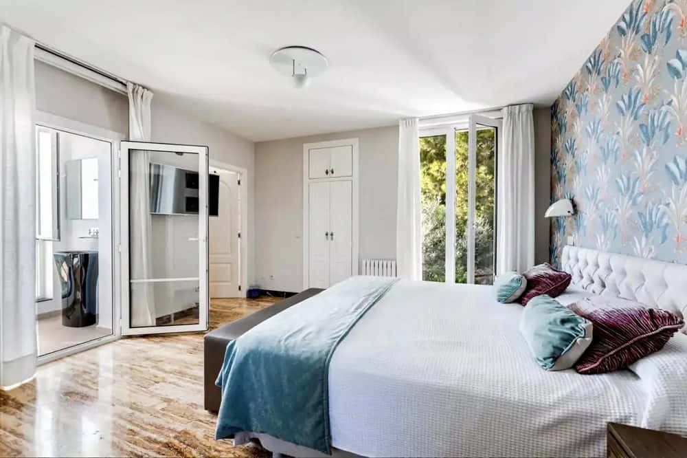 CAS CATALÀ NOU: DETACHED VILLA WITH POOL AND MODERNISATION POTENTIAL 11