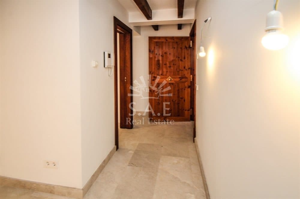 PALMA: RENOVATED EC FLAT IN HISTORIC BUILDING 13
