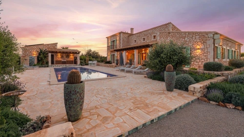 PORRERES: EXCLUSIVE FINCA WITH VINEYARD AND LARGE ESTATE 27
