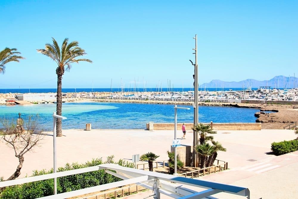 CAN PICAFORT: MODERNE WOHNUNG DIREKT AM MEER