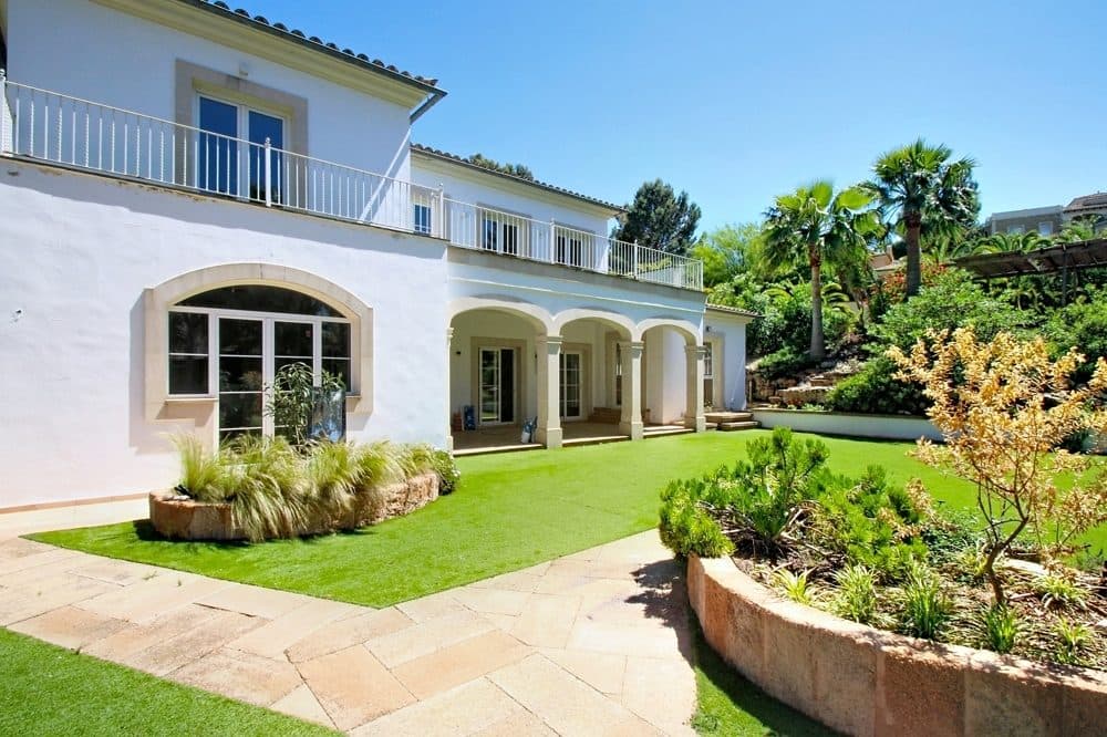 NOVA SANTA PONSA: SPITZENANGEBOT – LUXUSVILLA MIT KOMPLETTSANIERUNG 1