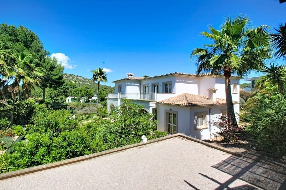 NOVA SANTA PONSA: SPITZENANGEBOT – LUXUSVILLA MIT KOMPLETTSANIERUNG 3