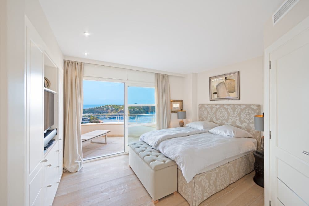 PORT D’ANDRATX: LUXURY PENTHOUSE WITH PRIVATE ROOF TERRACE 14