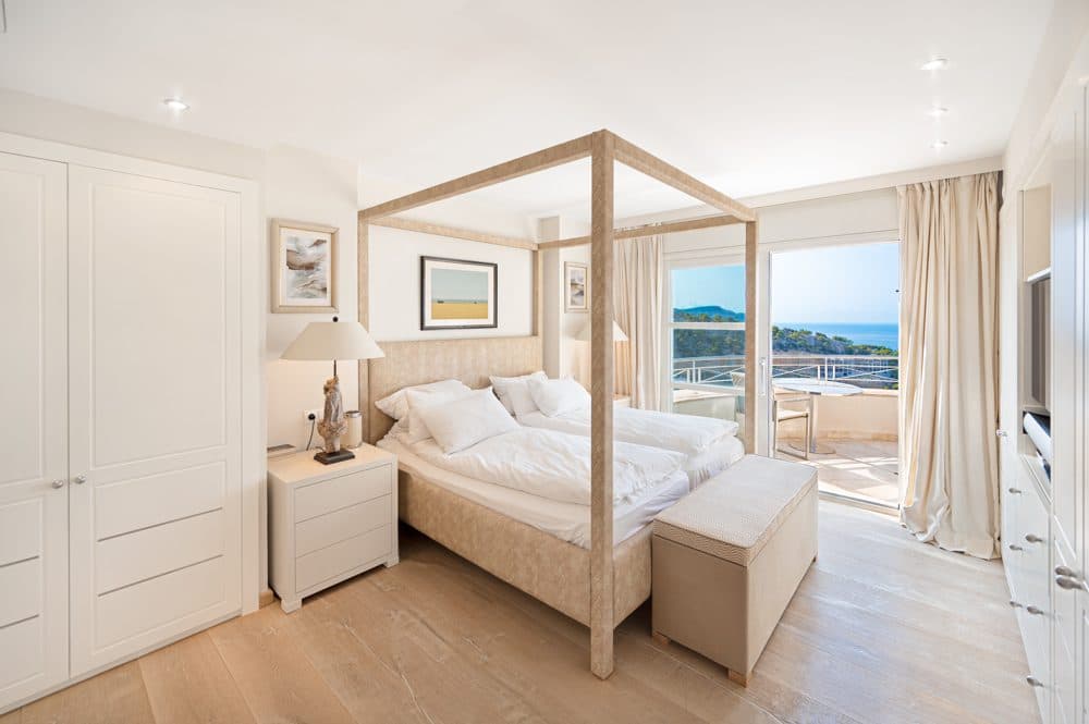 PORT D’ANDRATX: LUXURY PENTHOUSE WITH PRIVATE ROOF TERRACE 11