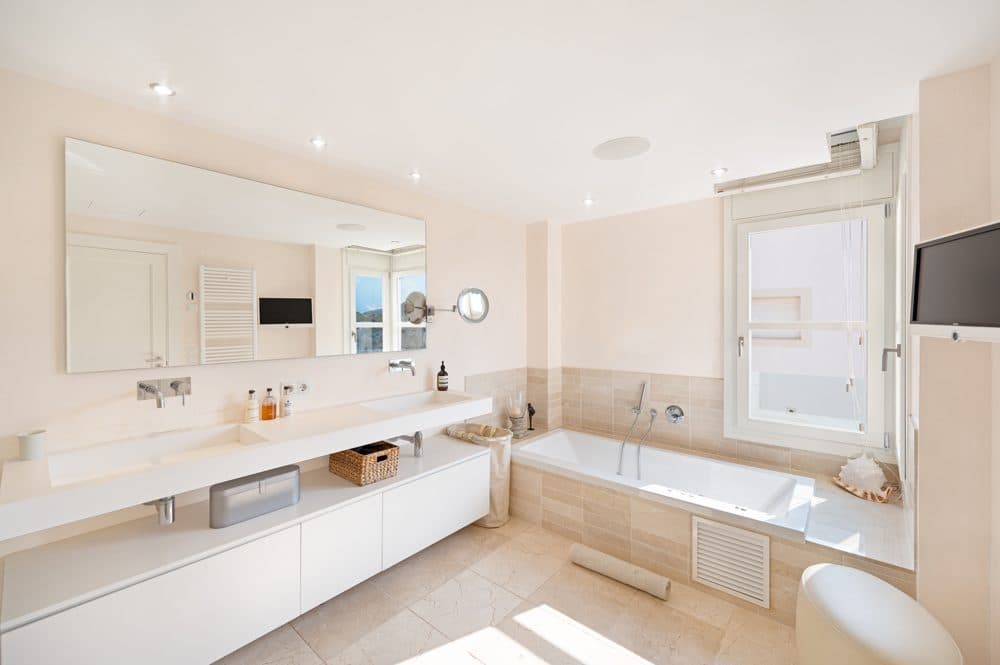 PORT D’ANDRATX: LUXURY PENTHOUSE WITH PRIVATE ROOF TERRACE 12