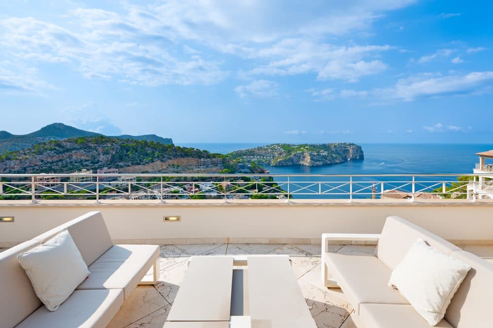 PORT D’ANDRATX: LUXURY PENTHOUSE WITH PRIVATE ROOF TERRACE 2