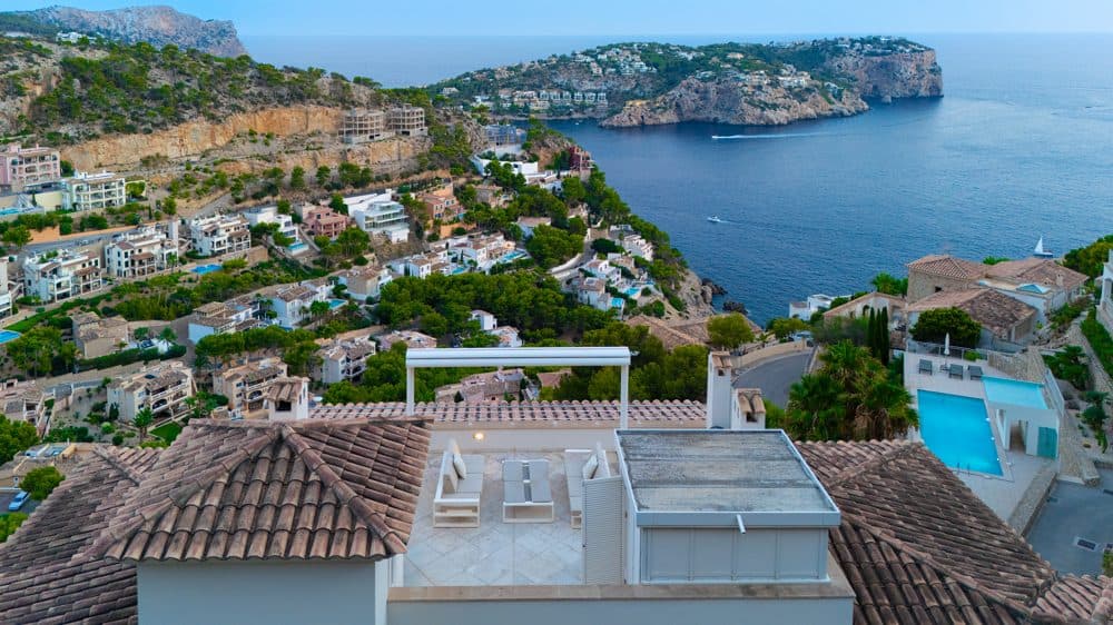 PORT D’ANDRATX: LUXURY PENTHOUSE WITH PRIVATE ROOF TERRACE