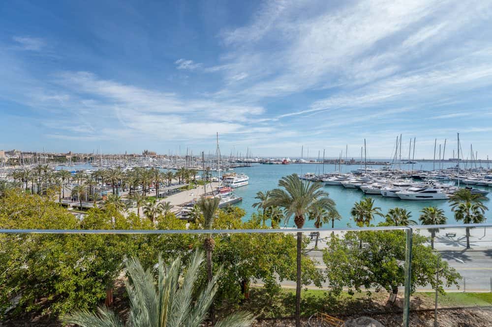 PALMA: PRIME FRONTLINE APARTMENT WITH PANORAMIC VIEWS 2
