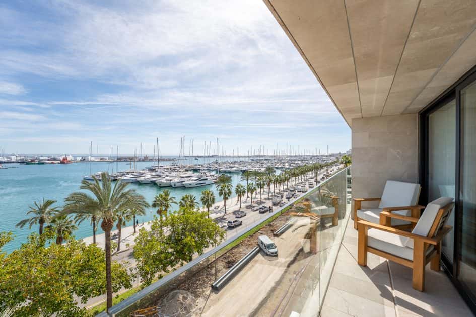 PALMA: PRIME FRONTLINE APARTMENT WITH PANORAMIC VIEWS 12
