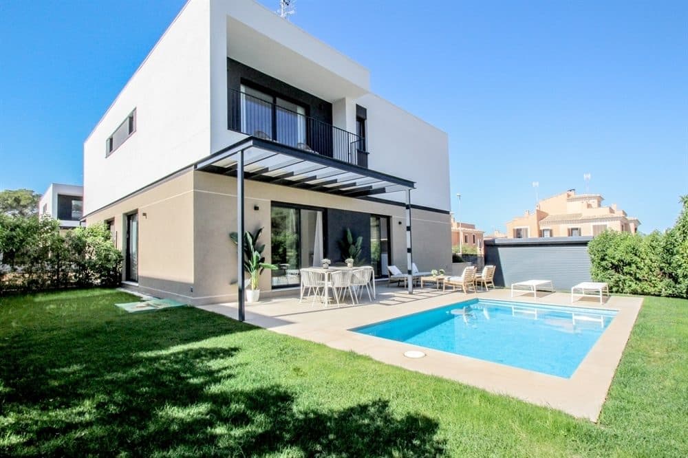NEW CONSTRUCTION PROJECT IN PUIG DE ROS:
MODERN SEMI-DETACHED HOUSES WITH POOL