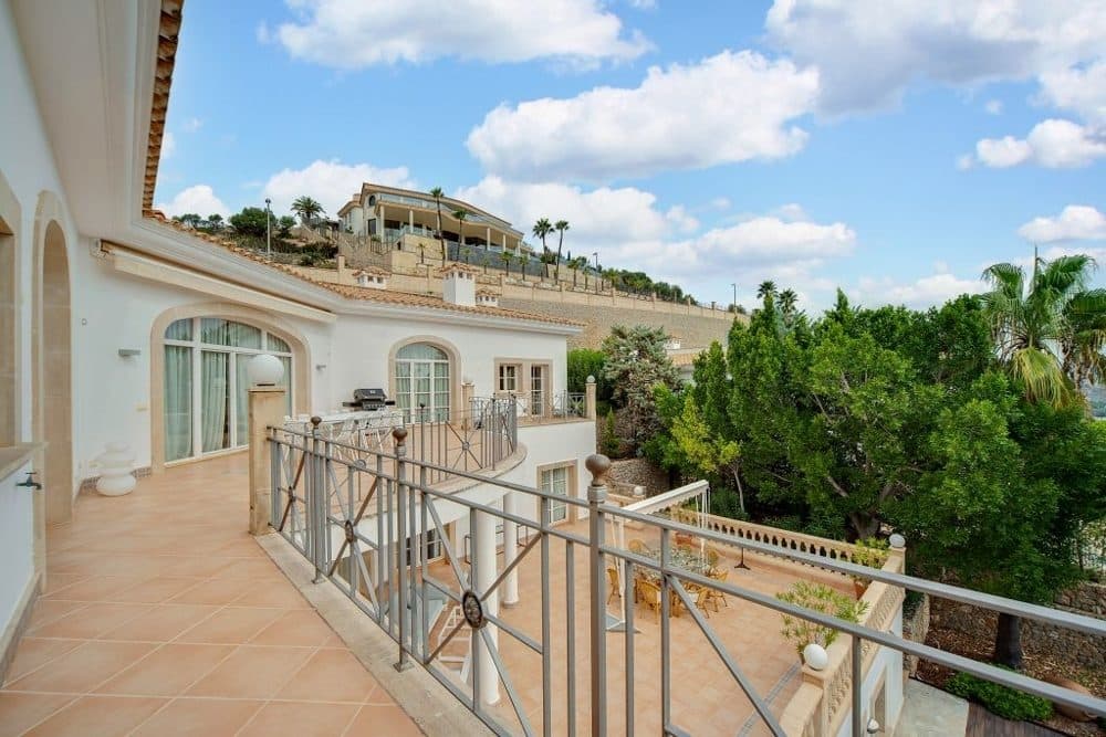SON VIDA: HOLLYWOOD-STYLE LUXURY VILLA WITH HOLIDAY RENTAL LICENSE 8