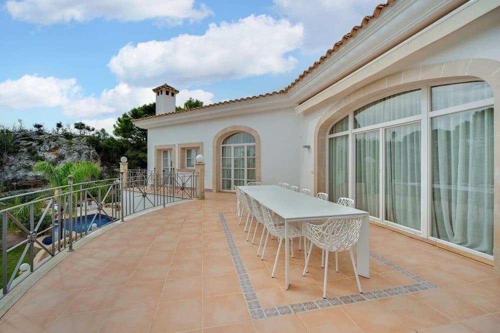 SON VIDA: HOLLYWOOD-STYLE LUXURY VILLA WITH HOLIDAY RENTAL LICENSE 10