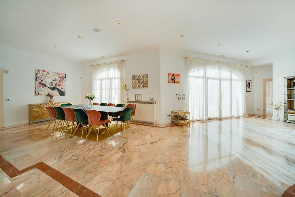 SON VIDA: HOLLYWOOD-STYLE LUXURY VILLA WITH HOLIDAY RENTAL LICENSE 20