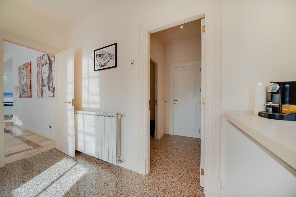 SON VIDA: HOLLYWOOD-STYLE LUXURY VILLA WITH HOLIDAY RENTAL LICENSE 26