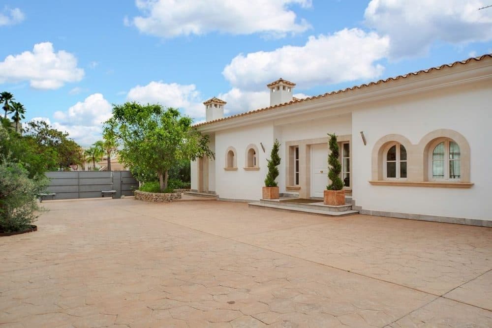 SON VIDA: HOLLYWOOD-STYLE LUXURY VILLA WITH HOLIDAY RENTAL LICENSE 14