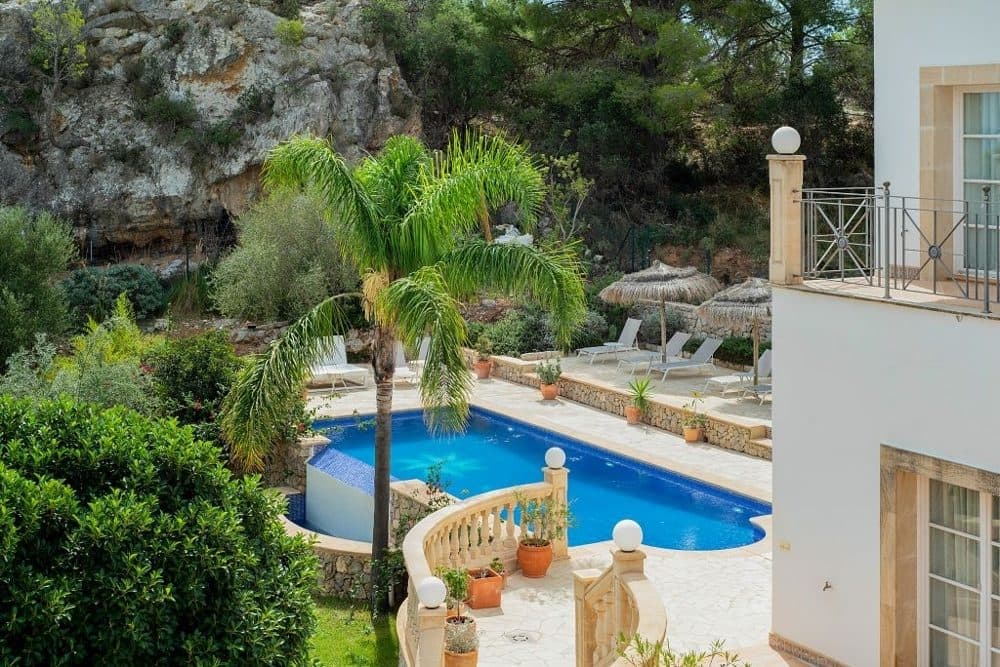 SON VIDA: HOLLYWOOD-STYLE LUXURY VILLA WITH HOLIDAY RENTAL LICENSE 3